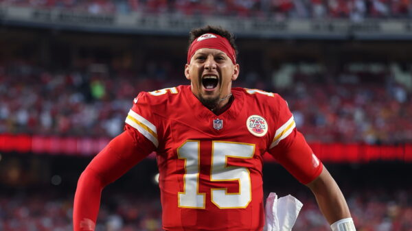 Mansoor Delane’s INT sets up Patrick Mahomes’ TD run