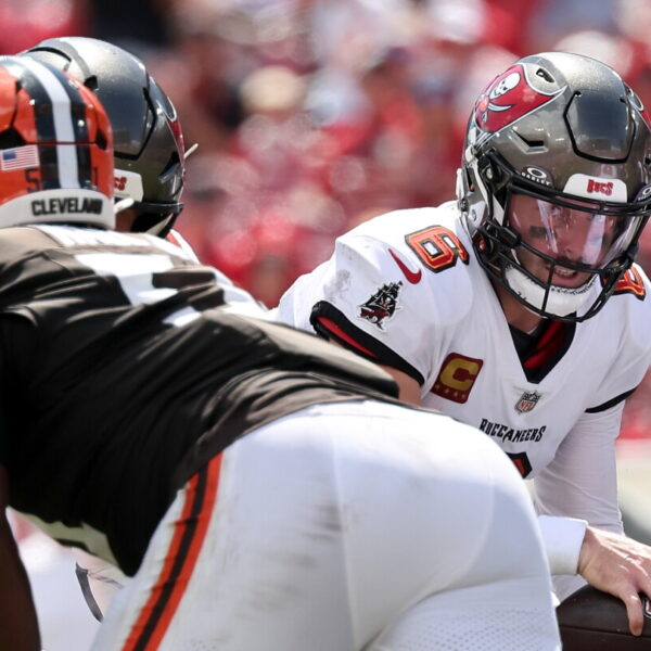 Browns-Bucs set to resume at 6:10 p.m. ET