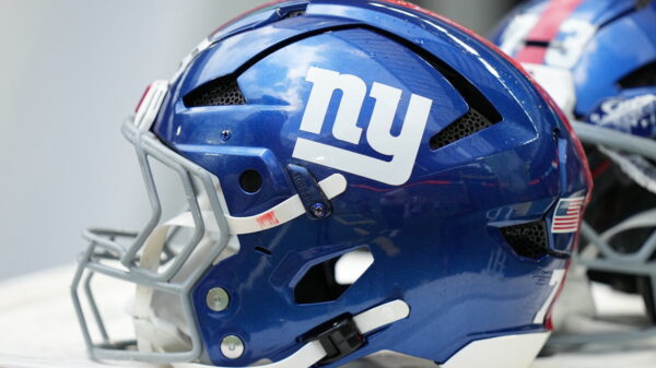 Giants hope to add one, possibly two, quarterbacks as early as Monday
