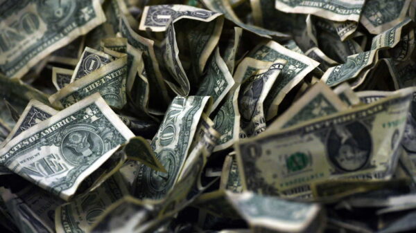 Report: Alleged scam artist was “desperately” seeking $75,000 loan on the day he died