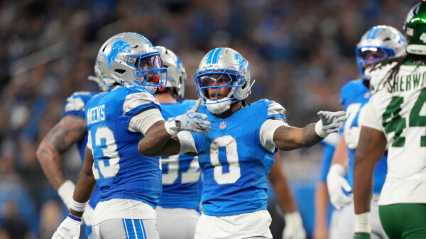 Lions stretch lead to 24-10 on two Jahmyr Gibbs touchdowns