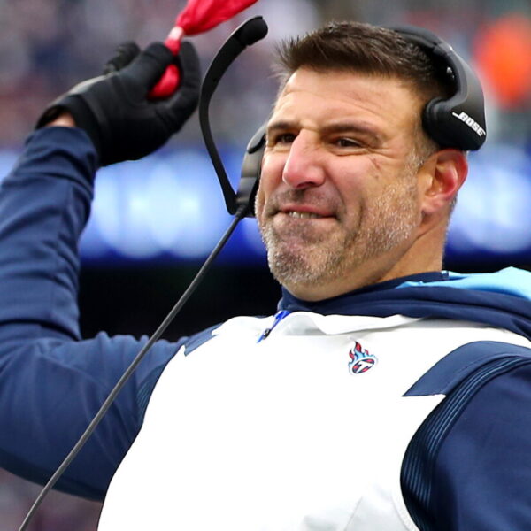 Mike Vrabel won’t be delegating challenge-flag duties