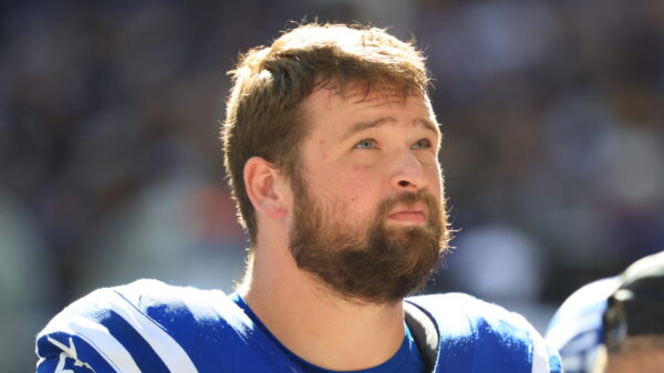 Ravens put C Danny Pinter on IR, sign LB Michael Barrett