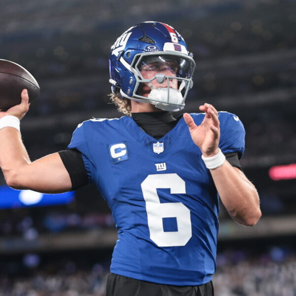 Sunday Night Football: Jaxson Dart TD pass gives Giants 14-7 halftime lead