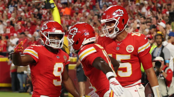 Sunday Night Football: Patrick Mahomes throws for 382 yards, 3 TDs in 33-30 OT win