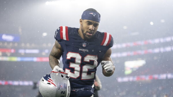 TreVeyon Henderson remains out of Patriots practice