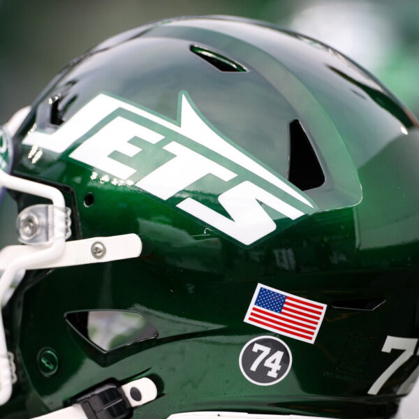 Jets sign three players, cut three ahead of preseason finale