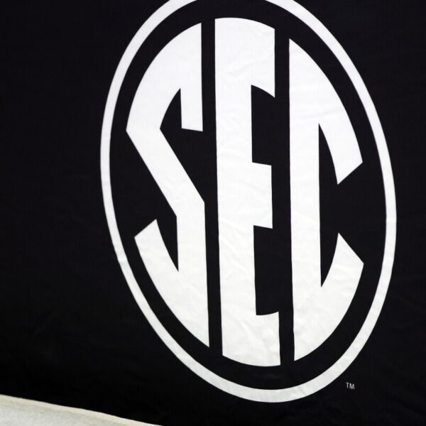 Georgia A.G. urges SEC to take significant action against LSU, if it uses former NFL players