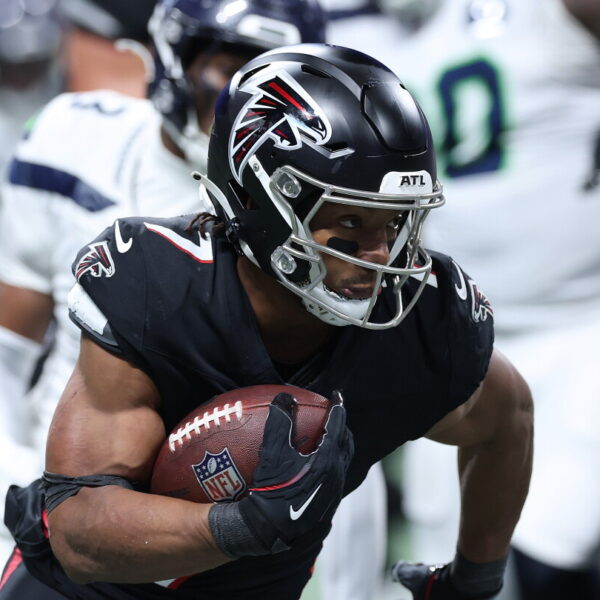 Bijan Robinson agrees to three-year extension with Falcons