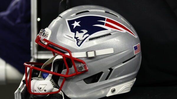 Patriots to sign LS Niko Lalos