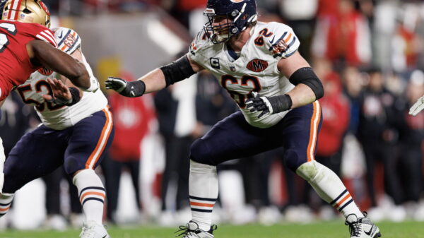 Bears restructure Joe Thuney, Dayo Odeyingbo, T.J. Edwards contracts