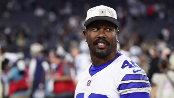 Von Miller gives Hunter Luepke “chicken for life” in exchange for No. 40