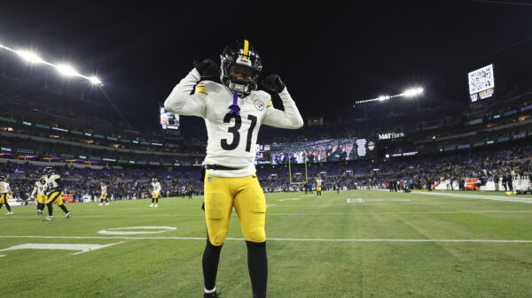 Bears sign DB Beanie Bishop