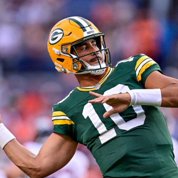 Jordan Love plays one series, throws TD pass