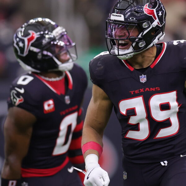 Texans, Henry To’oTo’o agree to two-year extension