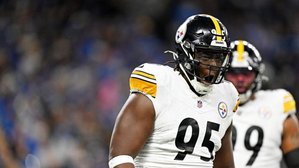 Steelers, DT Keeanu Benton agree to four-year extension