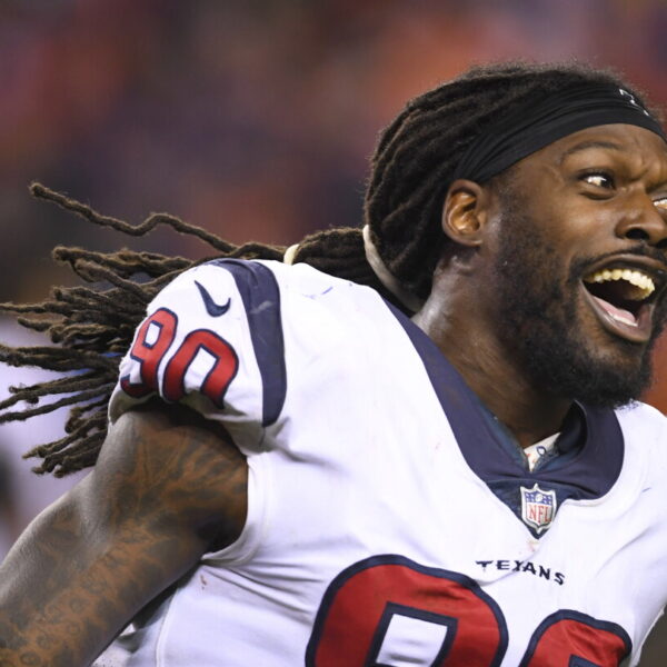 Jadeveon Clowney: I could have made more money elsewhere, I want a Super Bowl in Houston