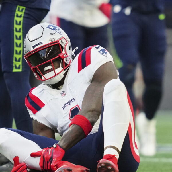 Report: A.J. Brown believed to have a high-ankle sprain