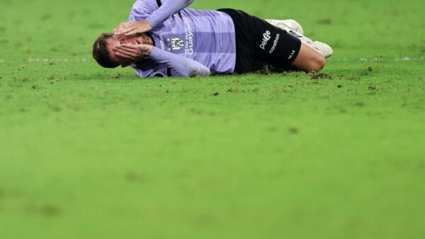 NFL intends to proceed with Ravens-Cowboys in Brazil, despite field concerns